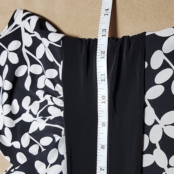 White House Black Market Black White Botanical Print Tulip Hem Dress Size XS - Picture 8 of 10